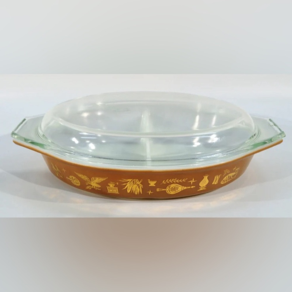 Pyrex vintage Early American baking dish